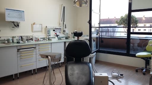 Docteur Lucian Nedelea logo