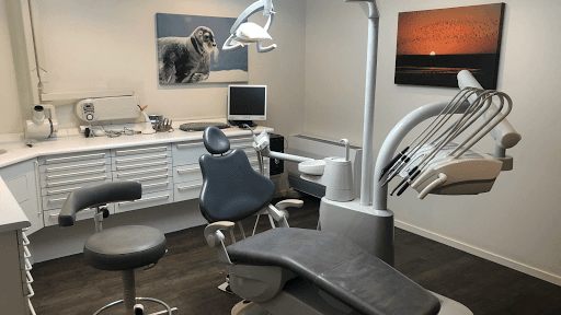 Docteur Daniela Mihovska Chirurgien-dentiste logo